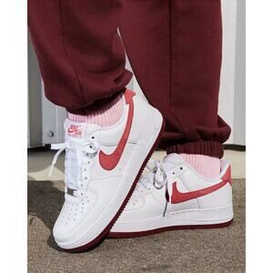 NWT Nike Women's White & Red Air Force 1 '07 Lace Up Sneaker Shoes Size 8.5